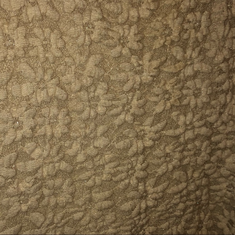 Cream flowered top - Picture 3 of 4